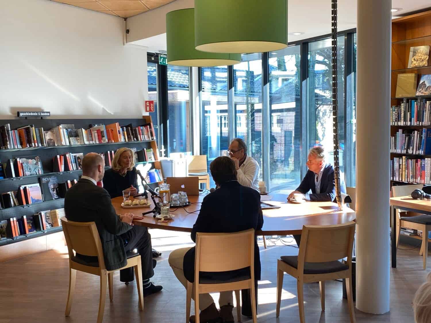 Minister Micky Adriaansens In Het Brinkhuis Minister Micky Adriaansens In Het Brinkhuis