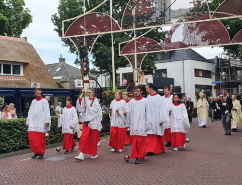 Boek over de Sint Jansprocessie Laren
