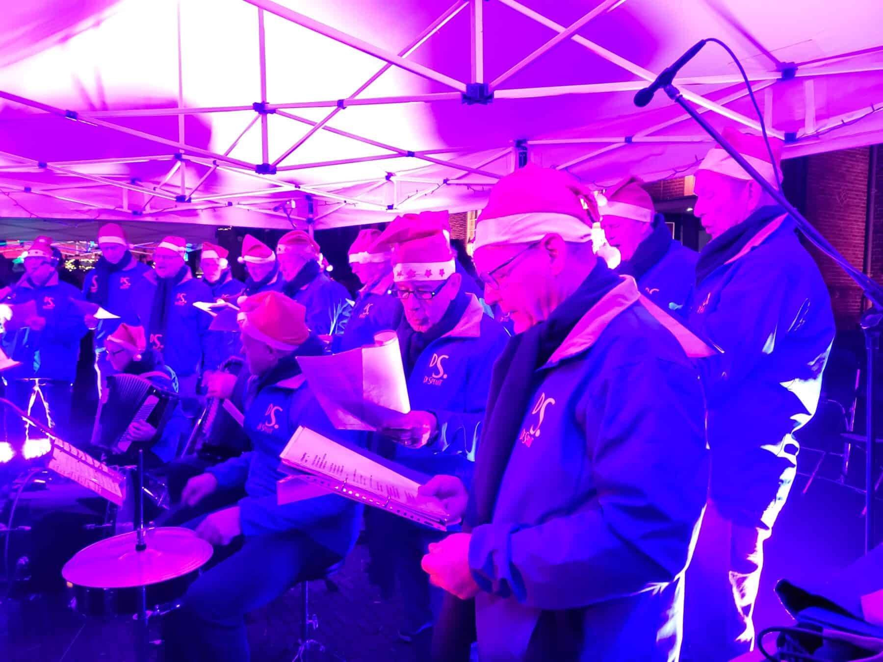 Mannenkoor De Speuit Op Lichtjesavond Laren 16dec2022 Mannenkoor De Speuit Op Lichtjesavond Laren 16dec2022