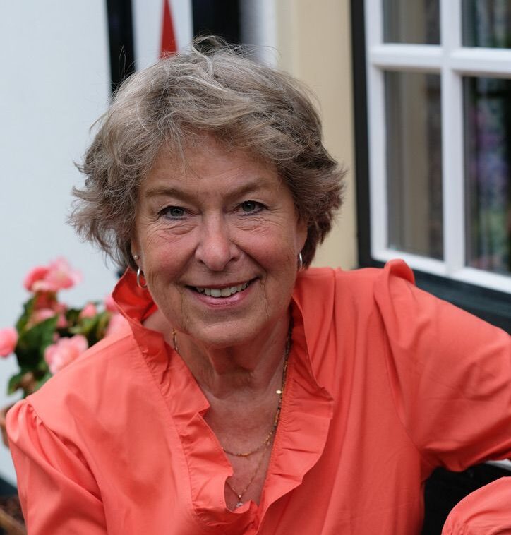 Violet Valkenburg leest Het groot Larens Dictee