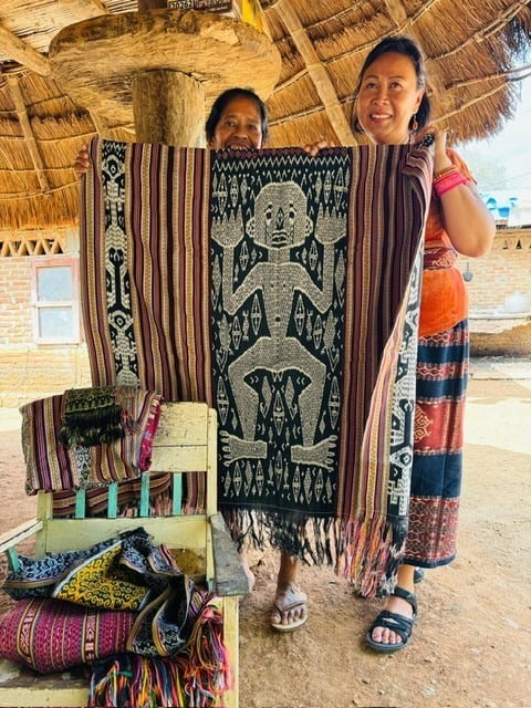 Stichting Erfgoed Medan documentaire Enok Threads of Tradition Stichting Erfgoed Medan documentaire Enok Threads of Tradition