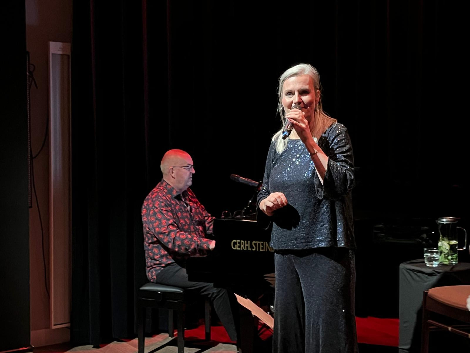 Machteld van der Gaag – Brinkhuis Theater Laren Machteld van der Gaag - Brinkhuis Theater Laren q