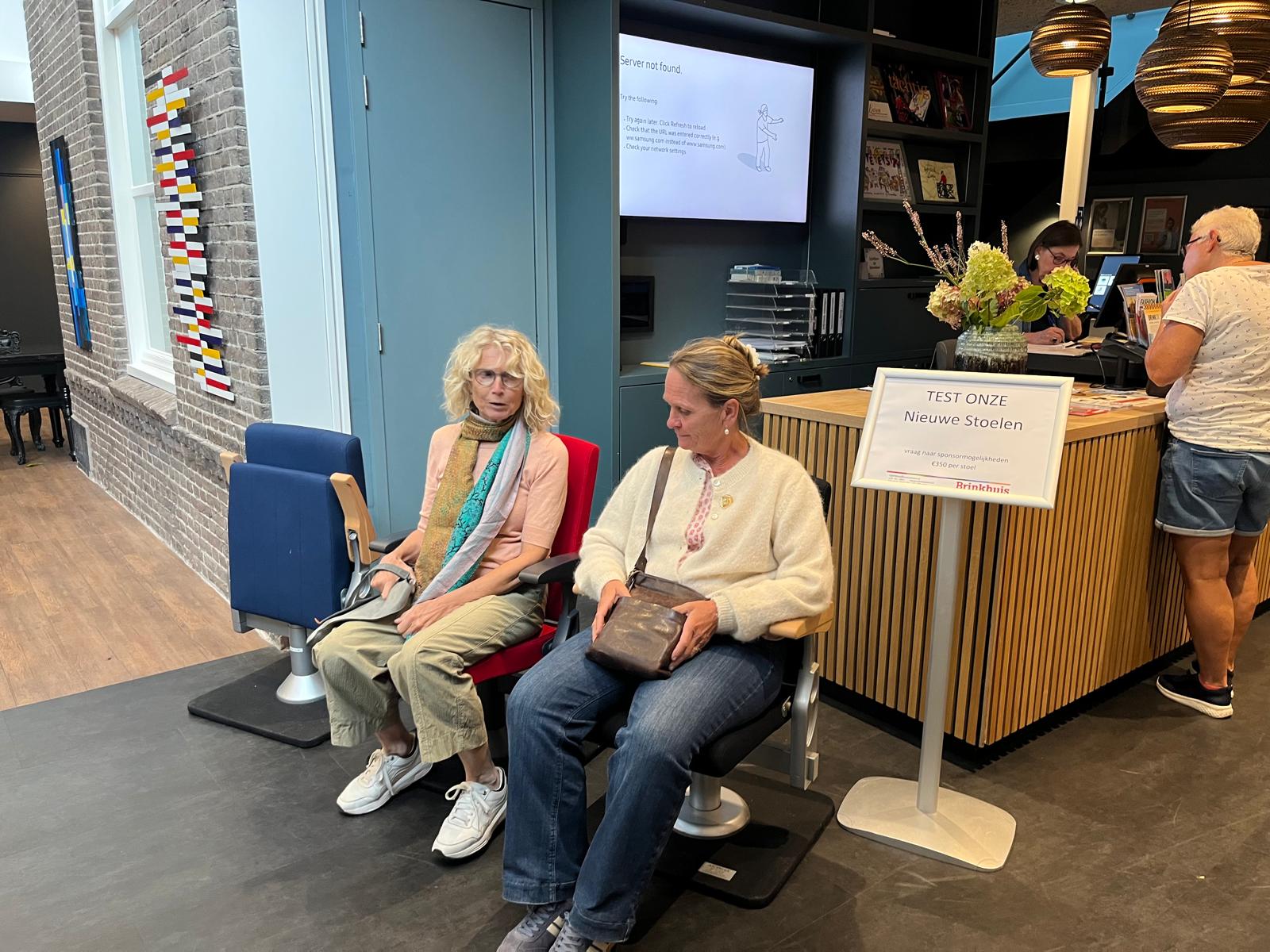 Sponsor een theaterstoel voor het Brinkhuis in Laren Sponsor een theaterstoel voor het Brinkhuis in Laren