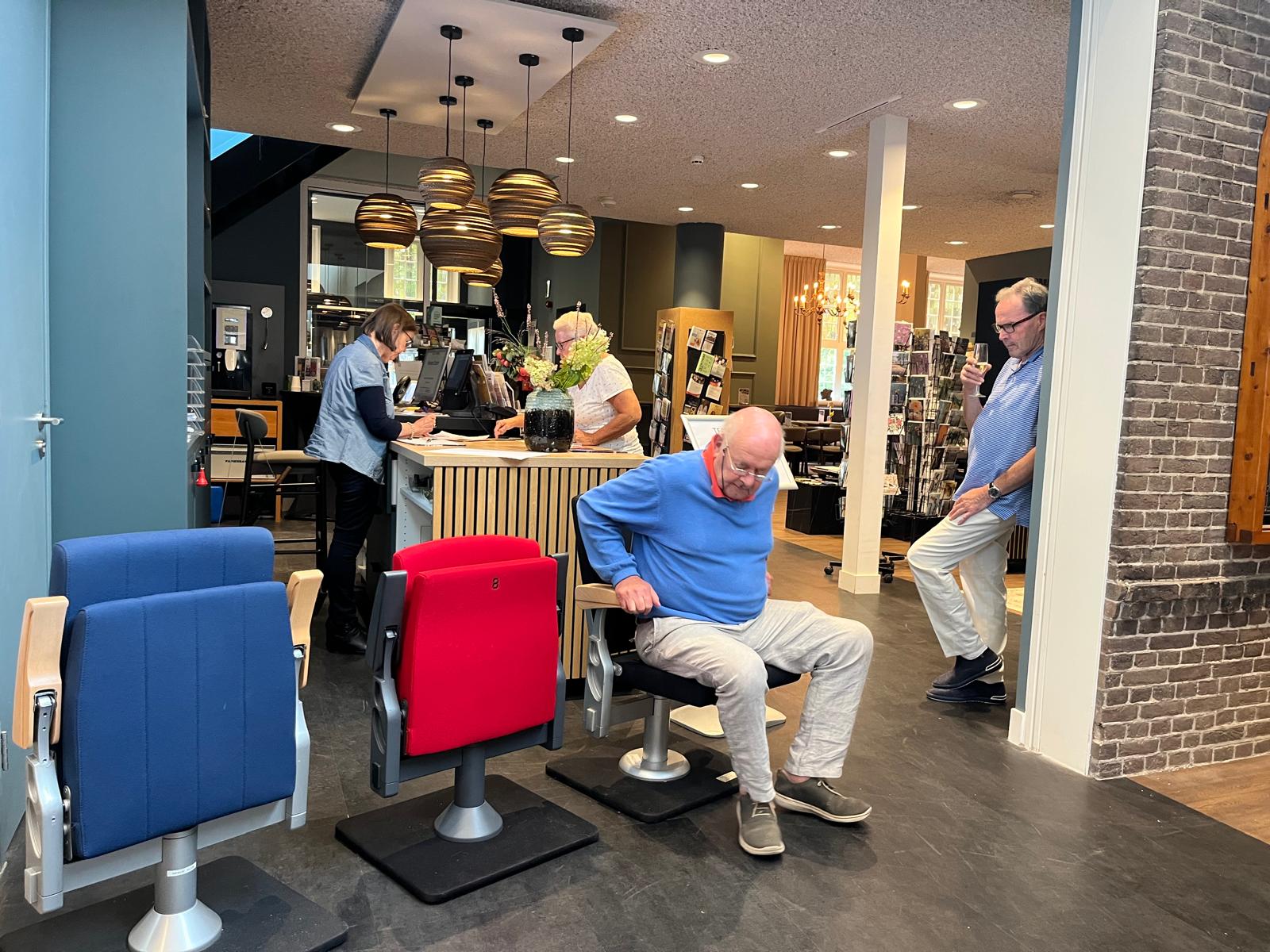 Sponsor een theaterstoel voor het Brinkhuis in Laren Sponsor een theaterstoel voor het Brinkhuis in Laren