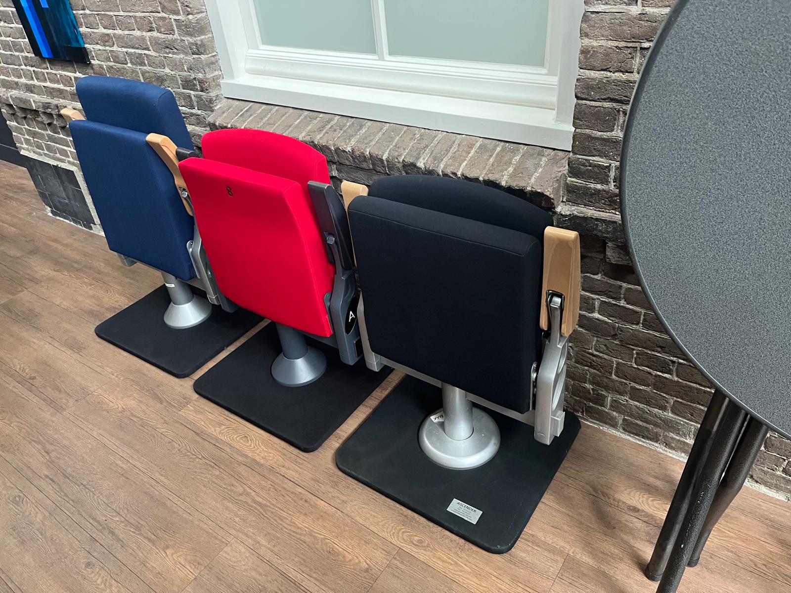 Sponsor een theaterstoel voor het Brinkhuis in Laren Sponsor een theaterstoel voor het Brinkhuis in Laren