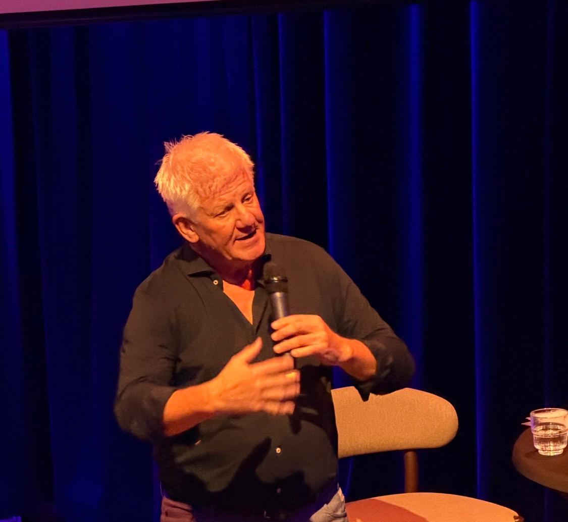 Jaap Van Deurzen Camera Loopt in Brinkhuis Laren Jaap Van Deurzen Camera Loopt in Brinkhuis Laren