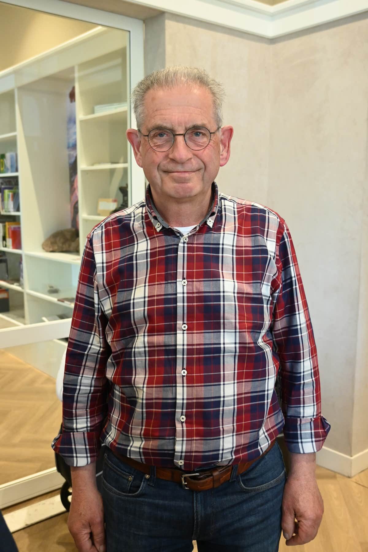 Vertel Eens Over Vroeger – Winkels en ambachten met Frans Bierlaagh Vertel Eens Over Vroeger - Winkels en ambachten met Frans Bierlaagh