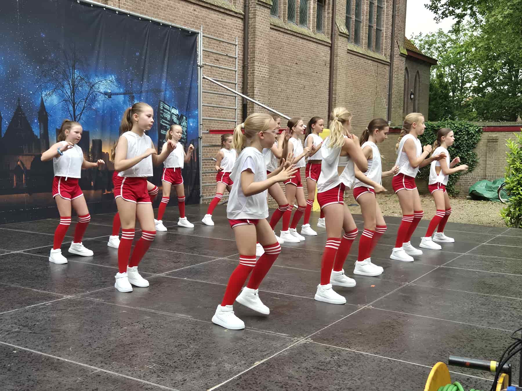 Zomer Muziek en Dans Festival Laren 2026 – Dans demonstraties Flash Studio Laren Zomer Muziek en Dans Festival Laren 2026 - Dans demonstraties Flash Studio Laren