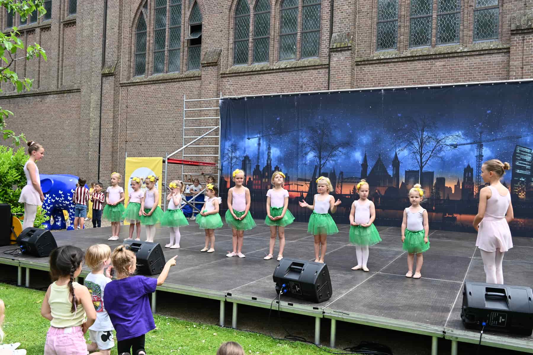 Zomer Muziek en Dans Festival Laren 2026 – Dans demonstraties Flash Studio Laren Zomer Muziek en Dans Festival Laren 2026 - Dans demonstraties Flash Studio Laren