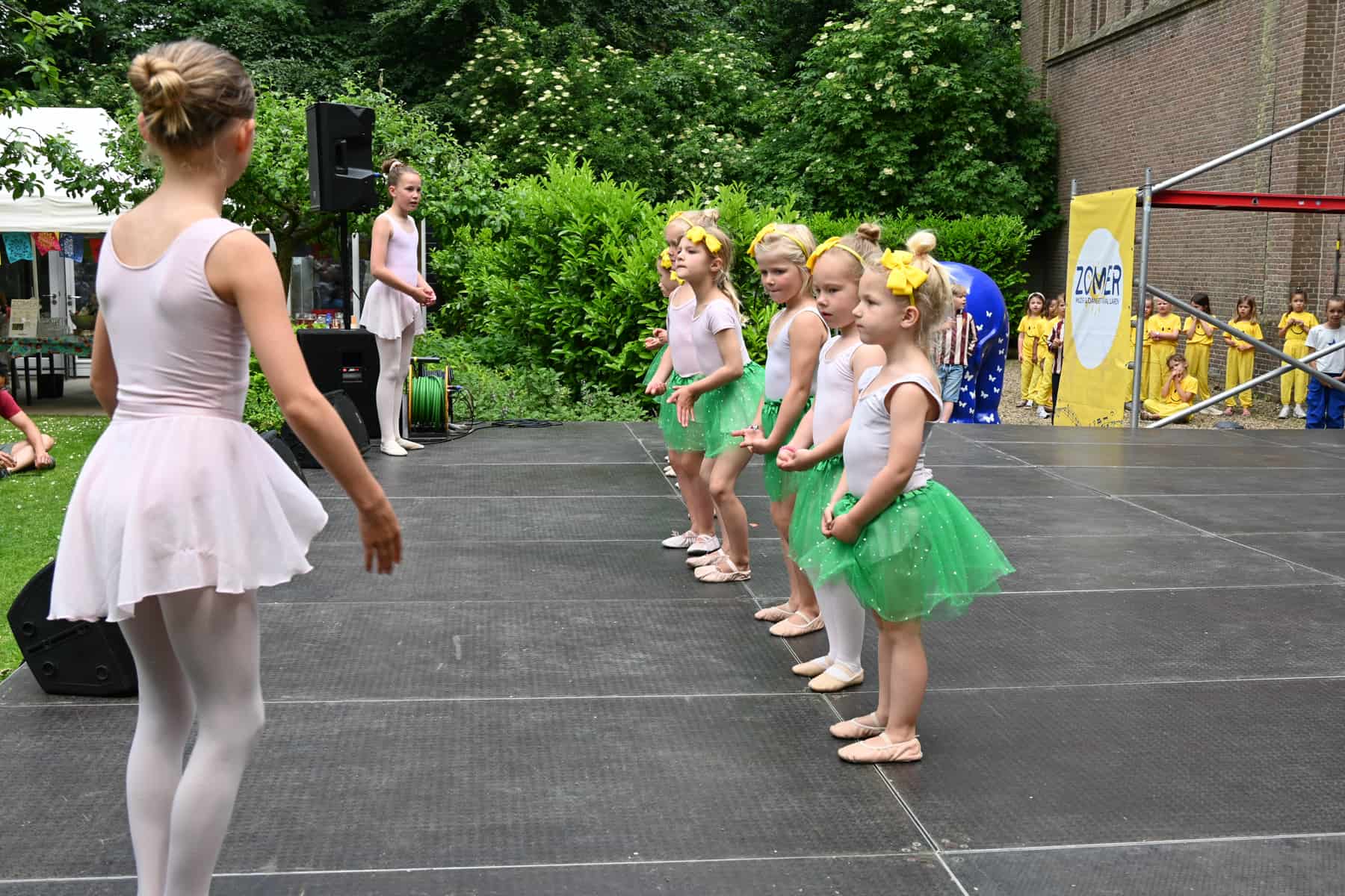 Zomer Muziek en Dans Festival Laren 2026 – Dans demonstraties Flash Studio Laren Zomer Muziek en Dans Festival Laren 2026 - Dans demonstraties Flash Studio Laren