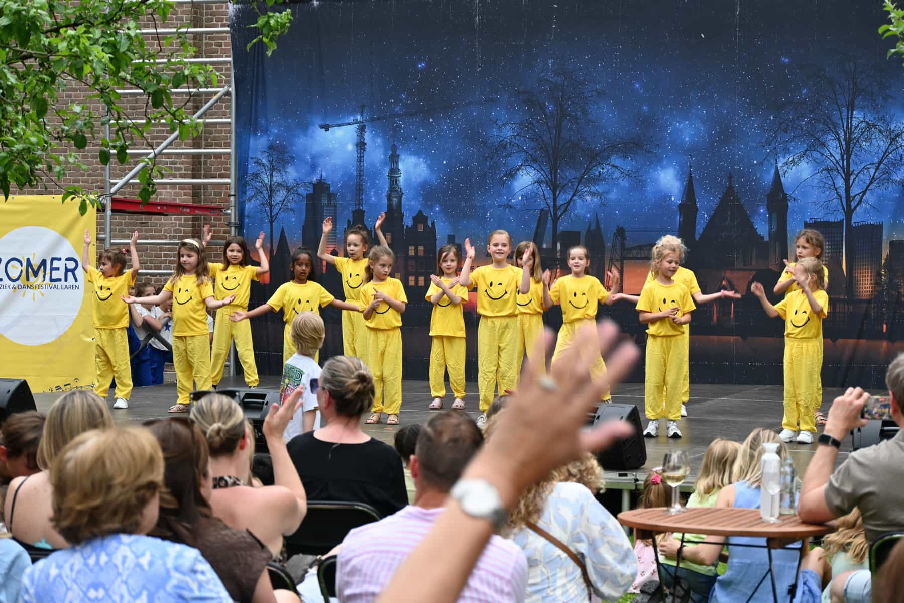 Zomer Muziek en Dans Festival Laren 2026 – Dans demonstraties Flash Studio Laren Zomer Muziek en Dans Festival Laren 2026 - Dans demonstraties Flash Studio Laren