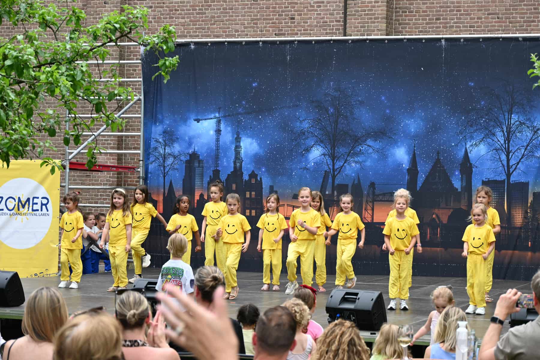 Zomer Muziek en Dans Festival Laren 2026 – Dans demonstraties Flash Studio Laren Zomer Muziek en Dans Festival Laren 2026 - Dans demonstraties Flash Studio Laren