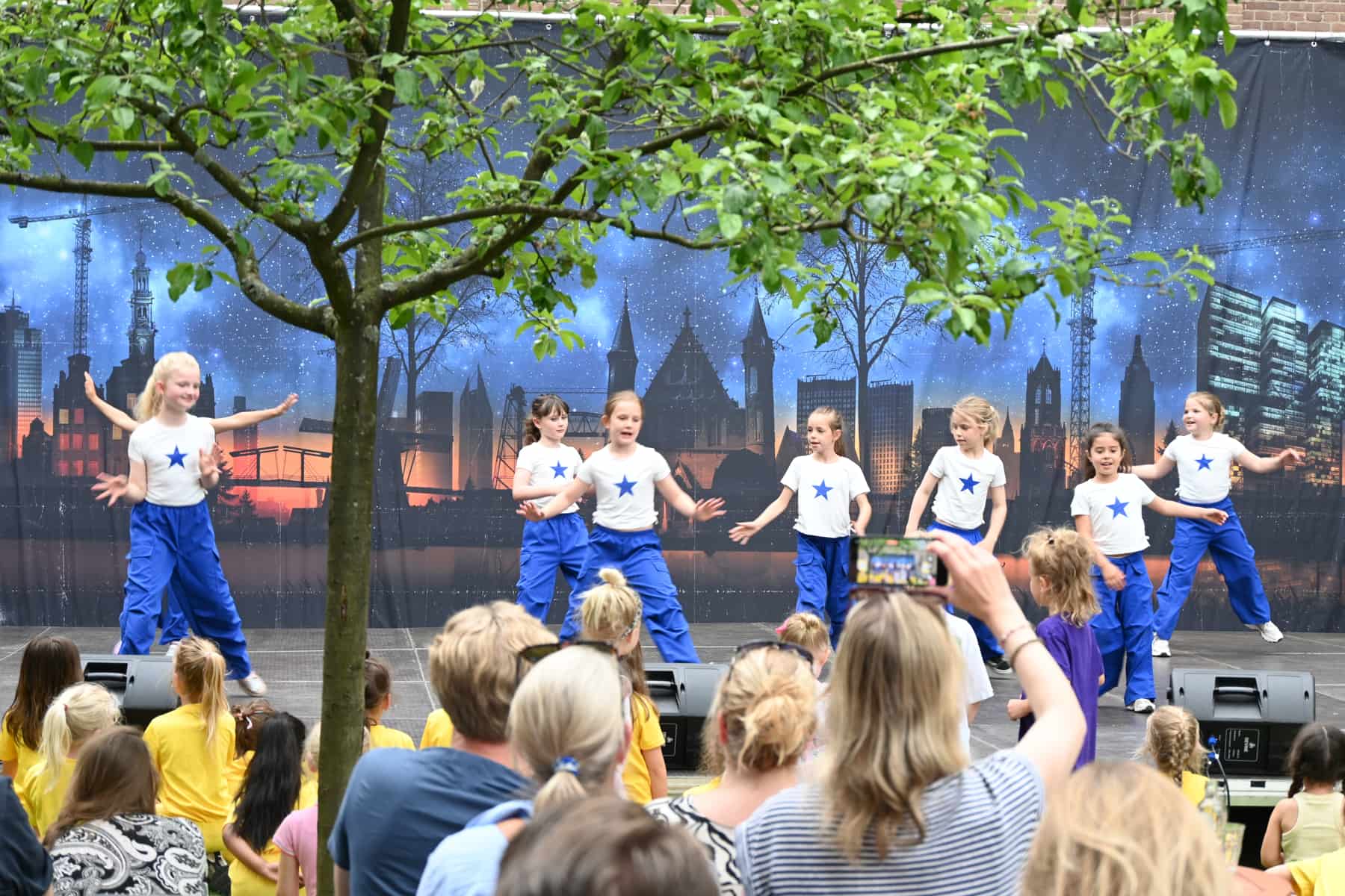 Zomer Muziek en Dans Festival Laren 2026 – Dans demonstraties Flash Studio Laren Zomer Muziek en Dans Festival Laren 2026 - Dans demonstraties Flash Studio Laren
