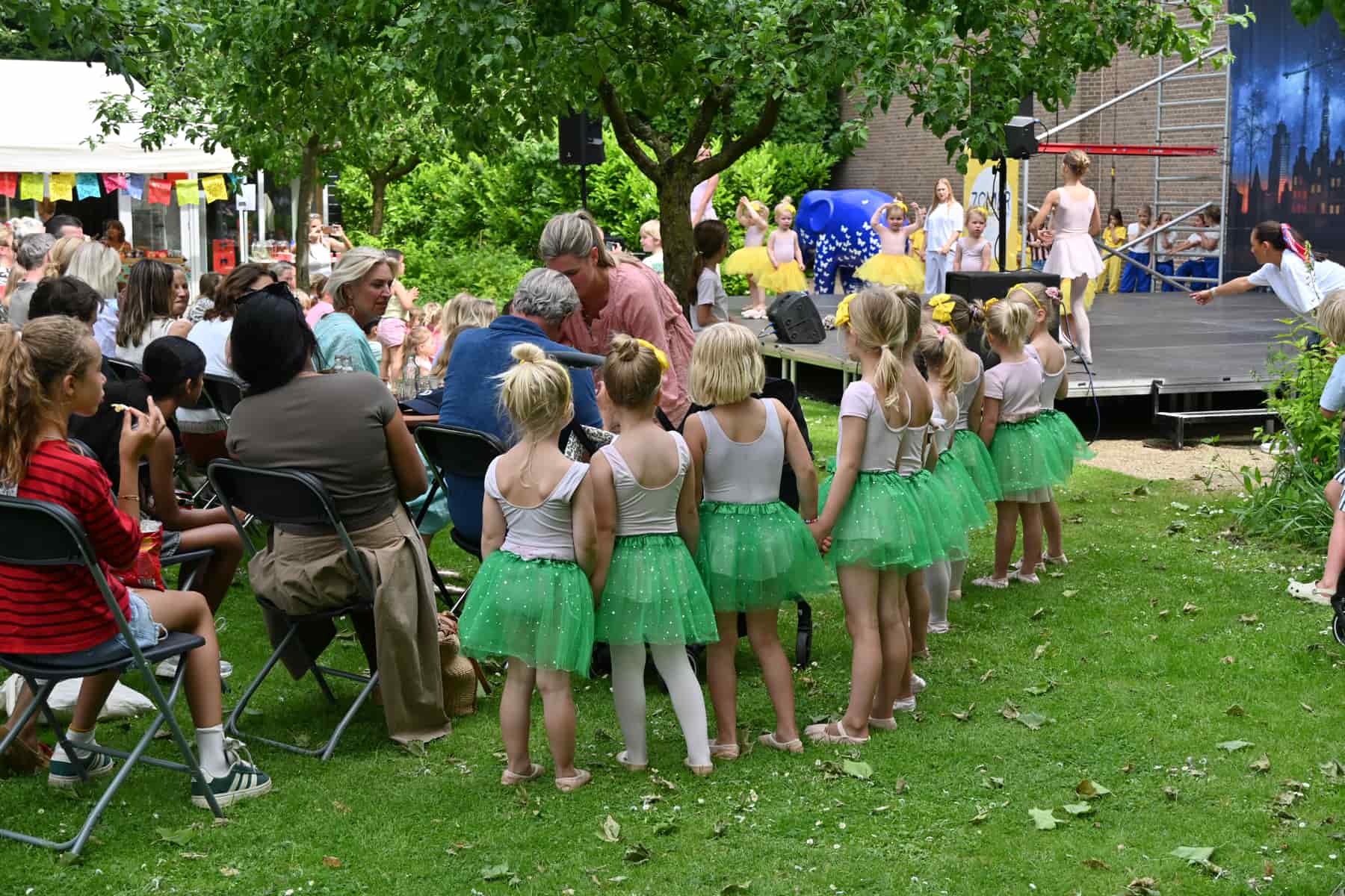 Zomer Muziek en Dans Festival Laren 2026 – Dans demonstraties Flash Studio Laren Zomer Muziek en Dans Festival Laren 2026 - Dans demonstraties Flash Studio Laren