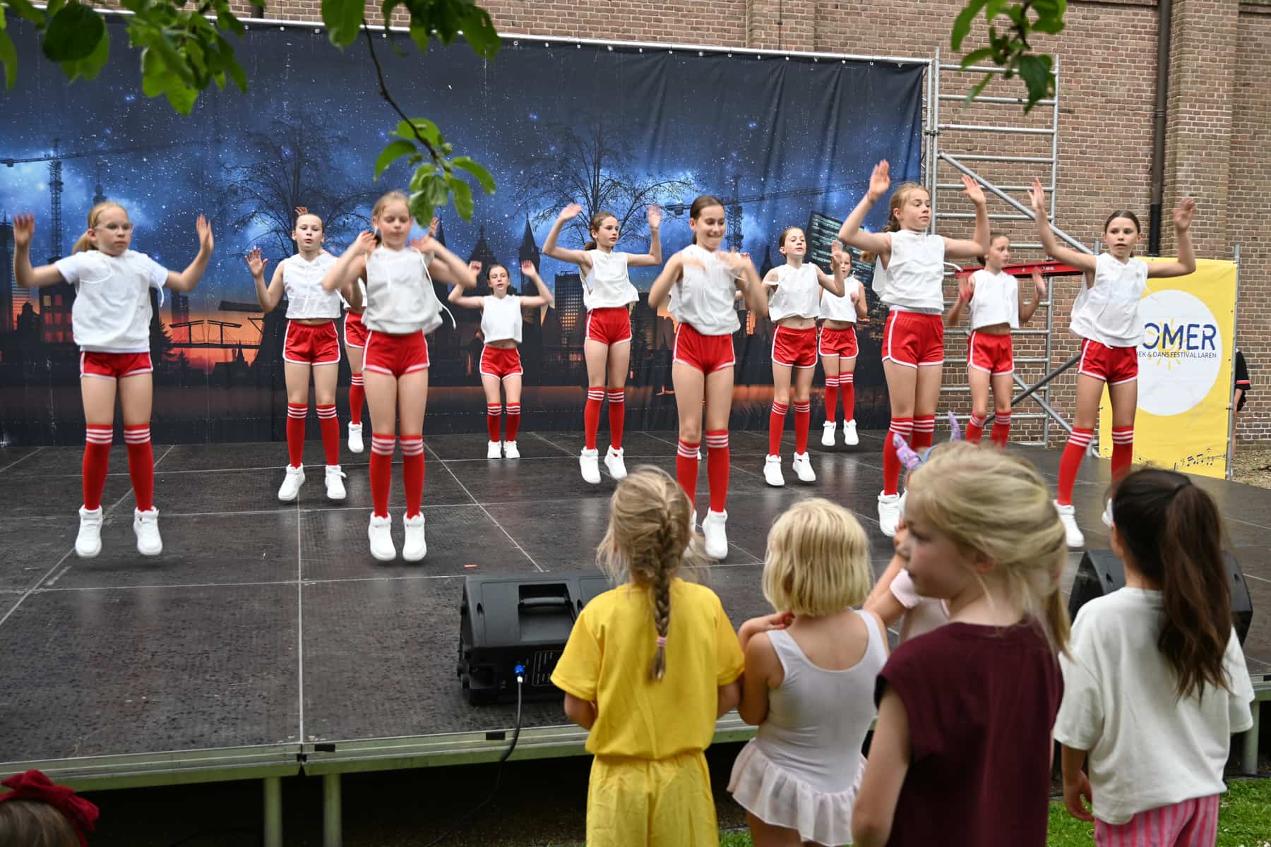 Zomer Muziek en Dans Festival Laren 2026 – Dans demonstraties Flash Studio Laren Zomer Muziek en Dans Festival Laren 2026 - Dans demonstraties Flash Studio Laren