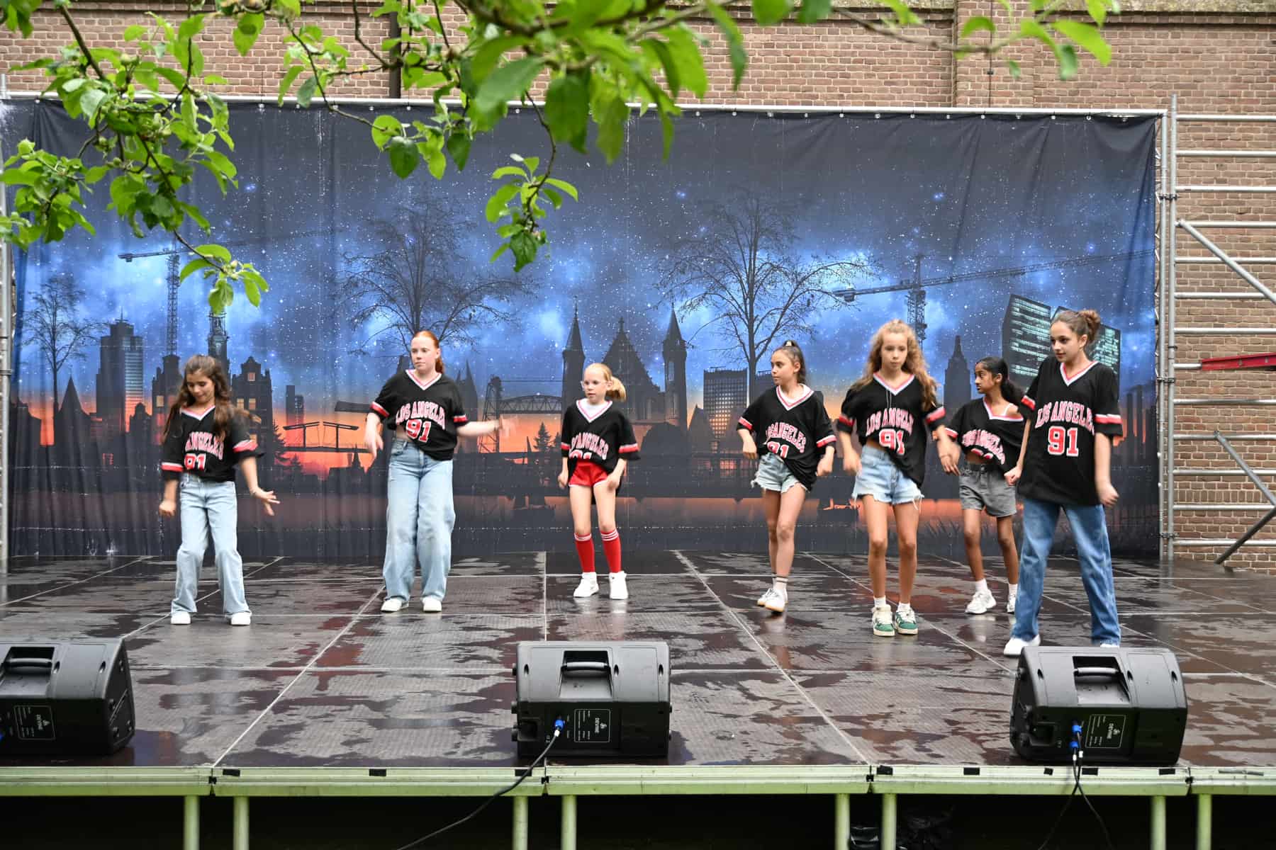 Zomer Muziek en Dans Festival Laren 2026 – Dans demonstraties Flash Studio Laren Zomer Muziek en Dans Festival Laren 2026 - Dans demonstraties Flash Studio Laren