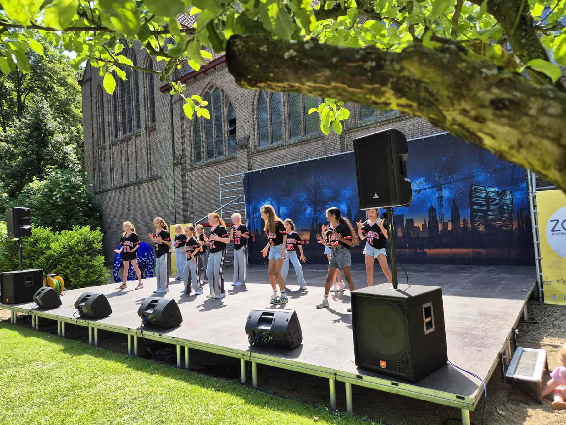 Zomer Muziek en Dans Festival Laren – Flash Studio Laren Dansdemonstraties Zomer Muziek en Dans Festival Laren - Flash Studio Laren Dansdemonstraties
