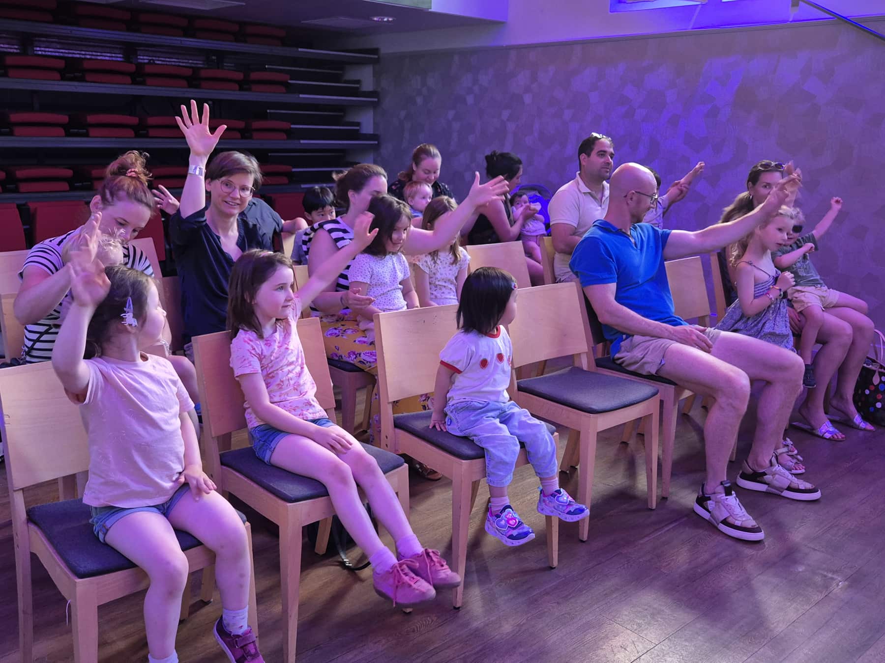 Zomer Muziek en Dans Festival Laren – Interactieve Muziekles Voor Kleuters – Uit Artis is een beer ontsnapt met Marieke Schimmel Zomer Muziek en Dans Festival Laren - Interactieve Muziekles Voor Kleuters - Uit Artis is een beer ontsnapt met Marieke Schimmel