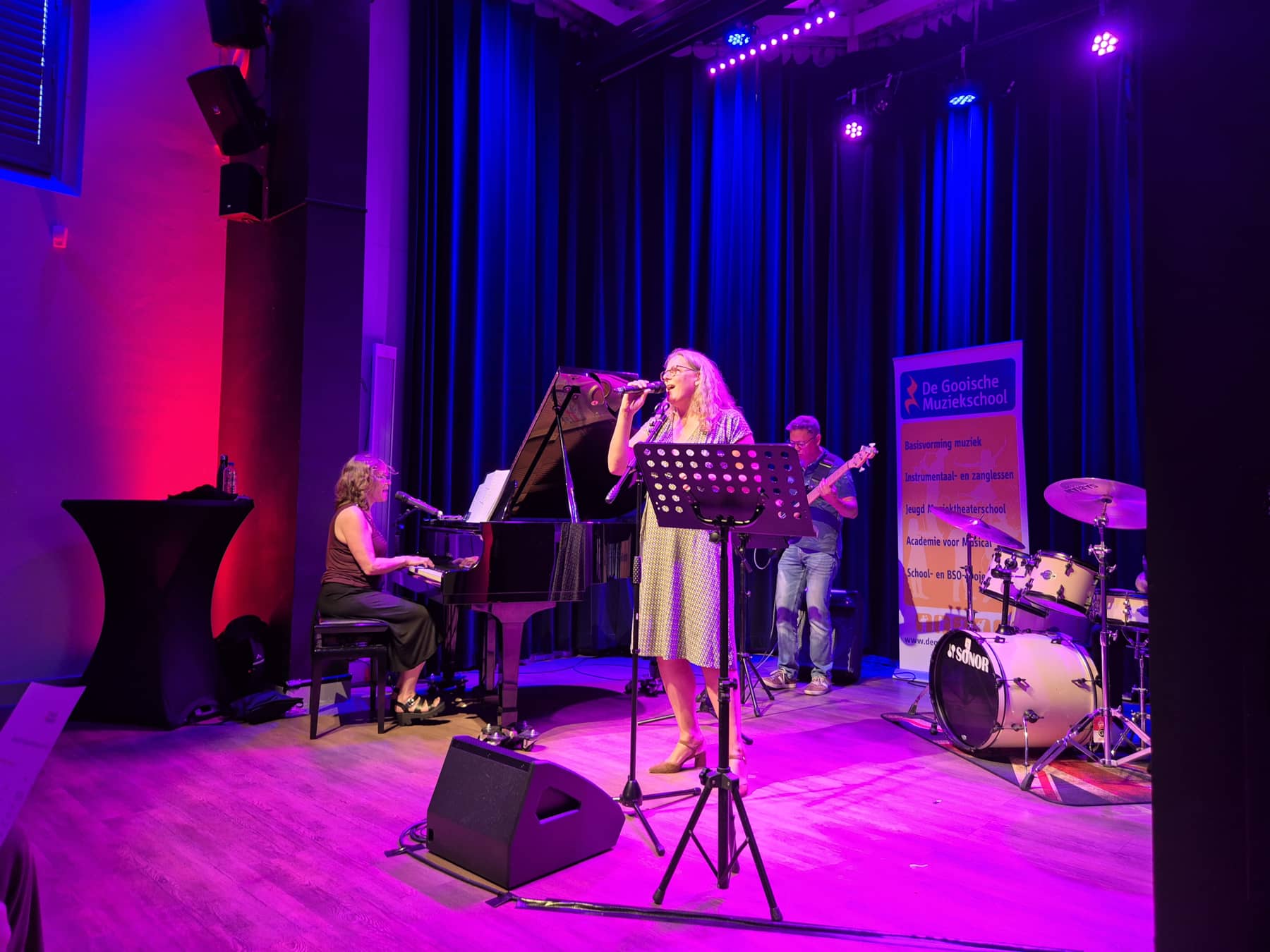 Zomer Muziek en Dans Festival Laren 2026 – Open Podium – Gooische Muziekschool in het Brinkhuis Laren Zomer Muziek en Dans Festival Laren 2026 - Open Podium - Gooische Muziekschool in het Brinkhuis Laren