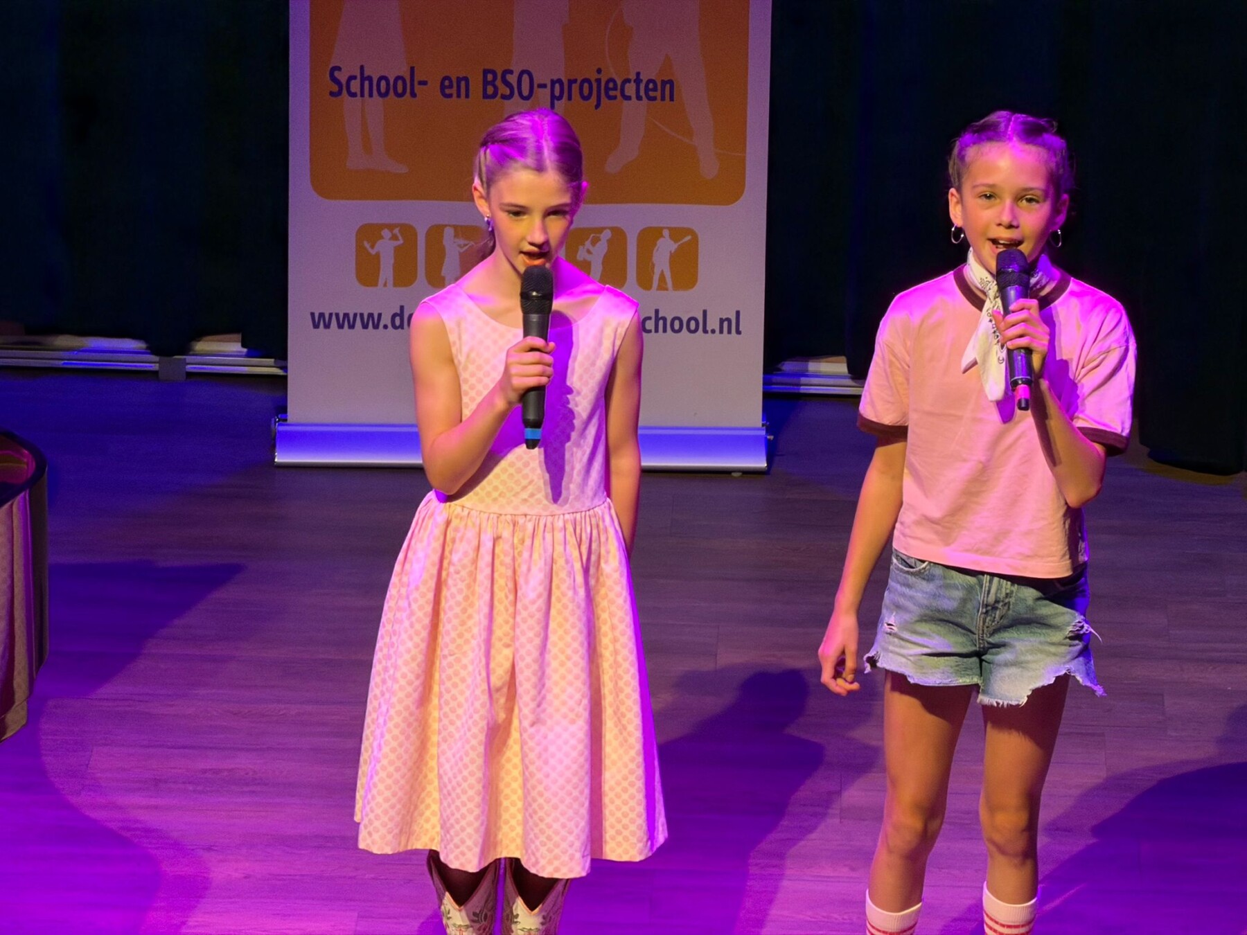 Zomer Muziek en Dans Festival Laren 2026 – Open Podium – Gooische Muziekschool in het Brinkhuis Laren Zomer Muziek en Dans Festival Laren 2026 - Open Podium - Gooische Muziekschool in het Brinkhuis Laren