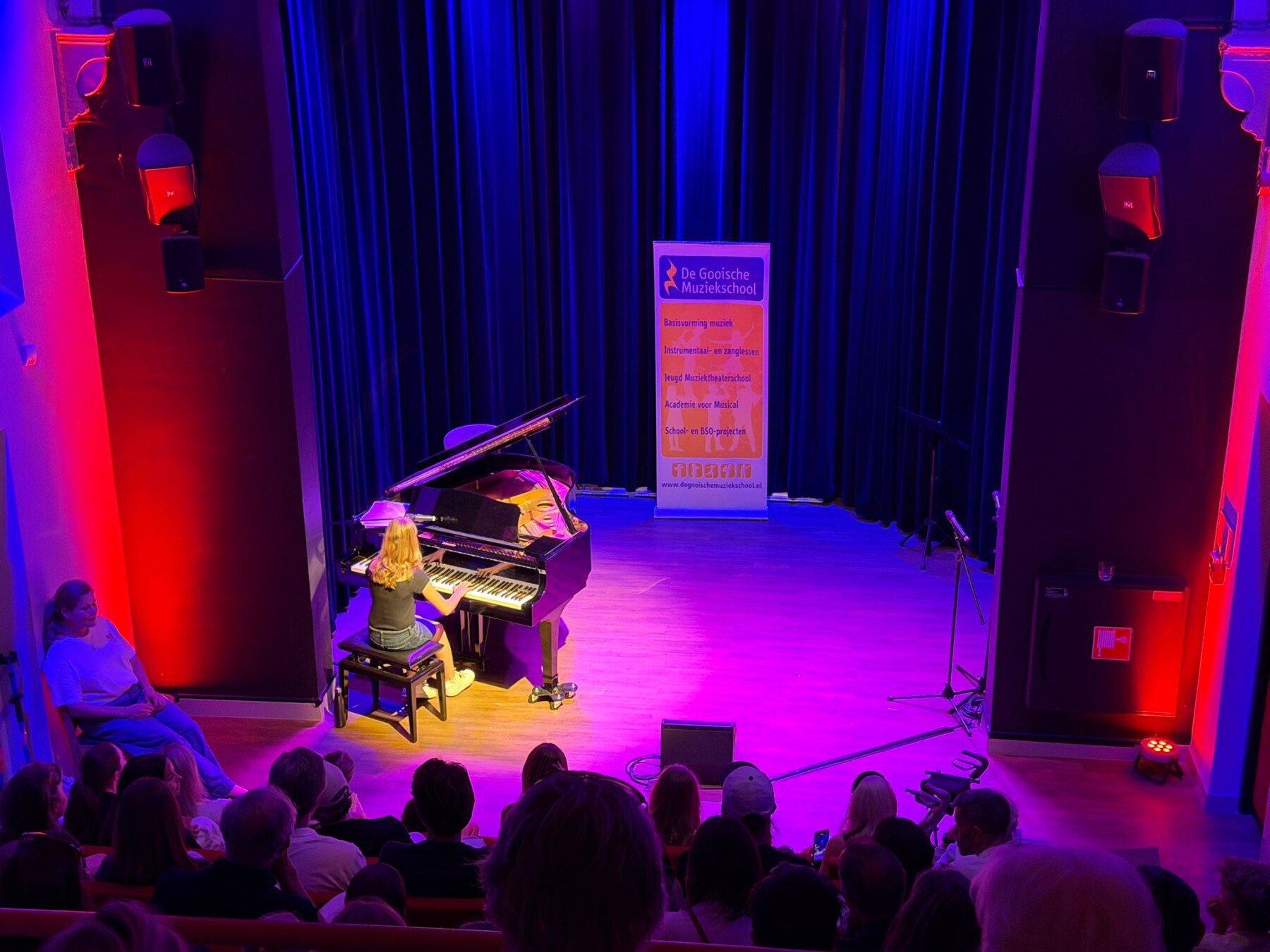 Zomer Muziek en Dans Festival Laren 2026 – Open Podium – Gooische Muziekschool in het Brinkhuis Laren Zomer Muziek en Dans Festival Laren 2026 - Open Podium - Gooische Muziekschool in het Brinkhuis Laren