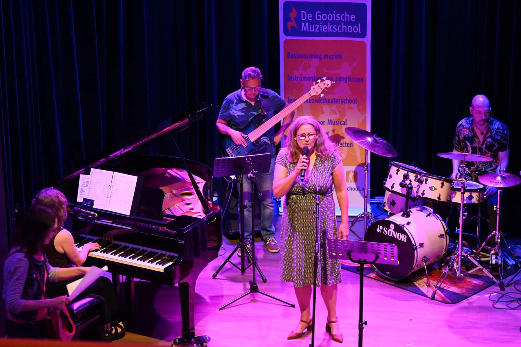 Zomer Muziek en Dans Festival Laren 2026 – Open Podium – Gooische Muziekschool in het Brinkhuis Laren Zomer Muziek en Dans Festival Laren 2026 - Open Podium - Gooische Muziekschool in het Brinkhuis Laren