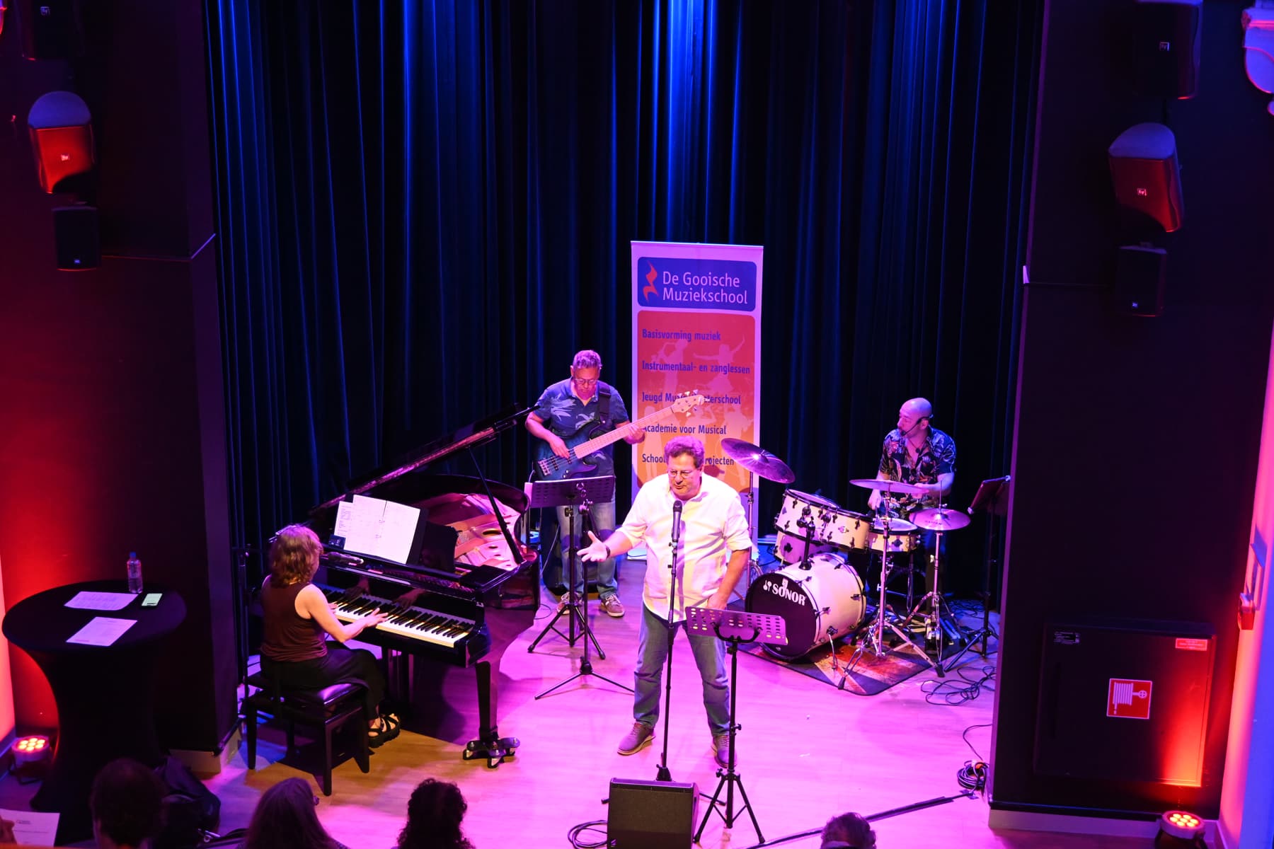 Zomer Muziek en Dans Festival Laren 2026 – Open Podium – Gooische Muziekschool in het Brinkhuis Laren Zomer Muziek en Dans Festival Laren 2026 - Open Podium - Gooische Muziekschool in het Brinkhuis Laren
