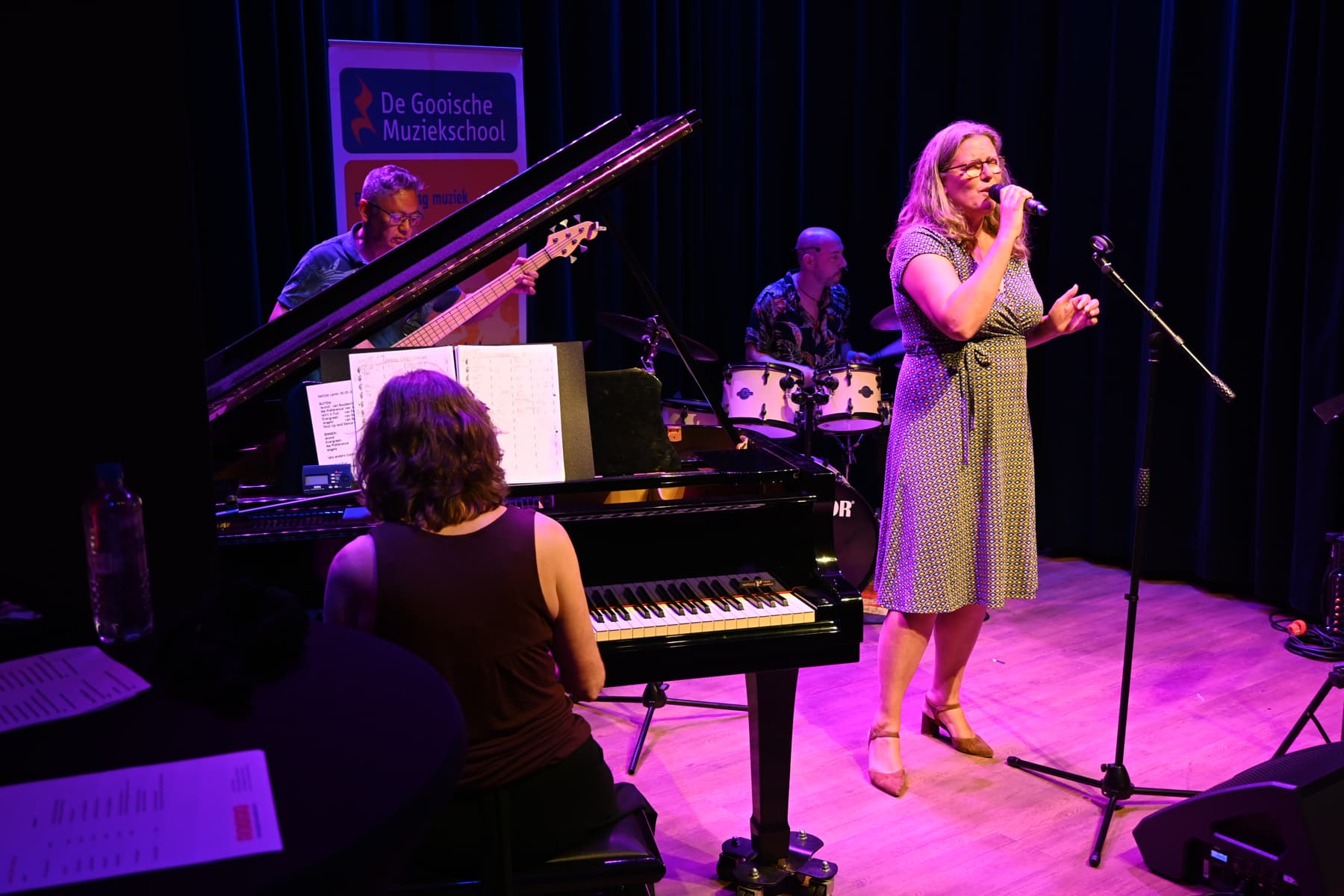 Zomer Muziek en Dans Festival Laren 2026 – Open Podium – Gooische Muziekschool in het Brinkhuis Laren Zomer Muziek en Dans Festival Laren 2026 - Open Podium - Gooische Muziekschool in het Brinkhuis Laren