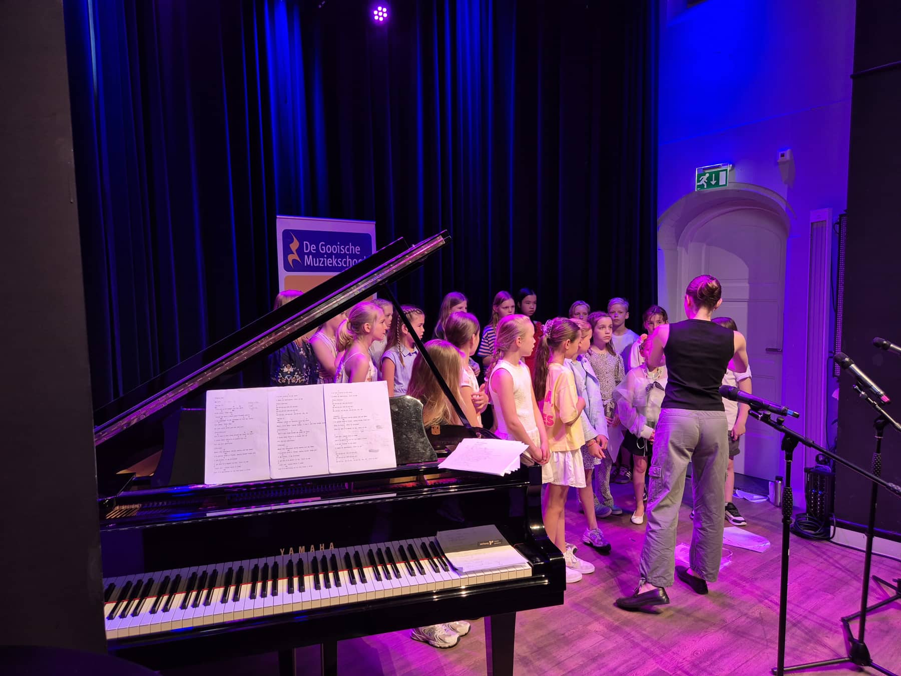 Zomer Muziek en Dans Festival Laren – optreden Popkoor Gooische Muziekschool – Brinkhuis Laren Zomer Muziek en Dans Festival Laren - optreden Popkoor Gooische Muziekschool - Brinkhuis Laren