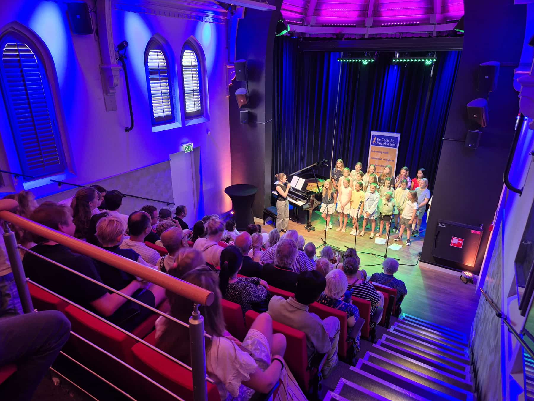 Zomer Muziek en Dans Festival Laren – optreden Popkoor Gooische Muziekschool – Brinkhuis Laren Zomer Muziek en Dans Festival Laren - optreden Popkoor Gooische Muziekschool - Brinkhuis Laren