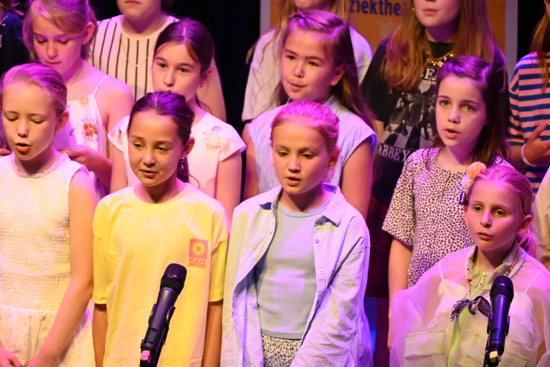 Zomer Muziek en Dans Festival Laren – optreden Popkoor Gooische Muziekschool – Brinkhuis Laren Zomer Muziek en Dans Festival Laren - optreden Popkoor Gooische Muziekschool - Brinkhuis Laren