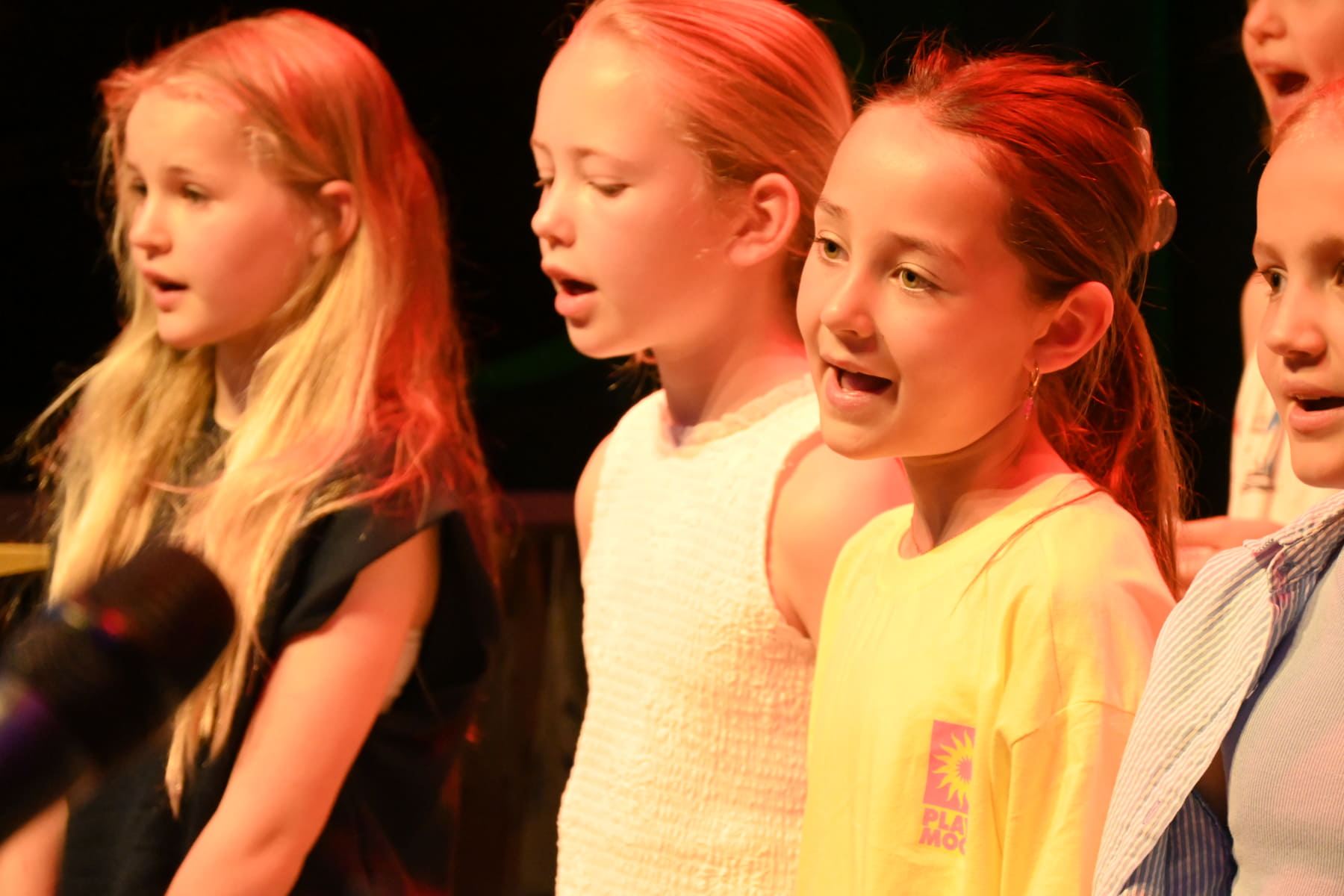 Zomer Muziek en Dans Festival Laren – optreden Popkoor Gooische Muziekschool – Brinkhuis Laren Zomer Muziek en Dans Festival Laren - optreden Popkoor Gooische Muziekschool - Brinkhuis Laren