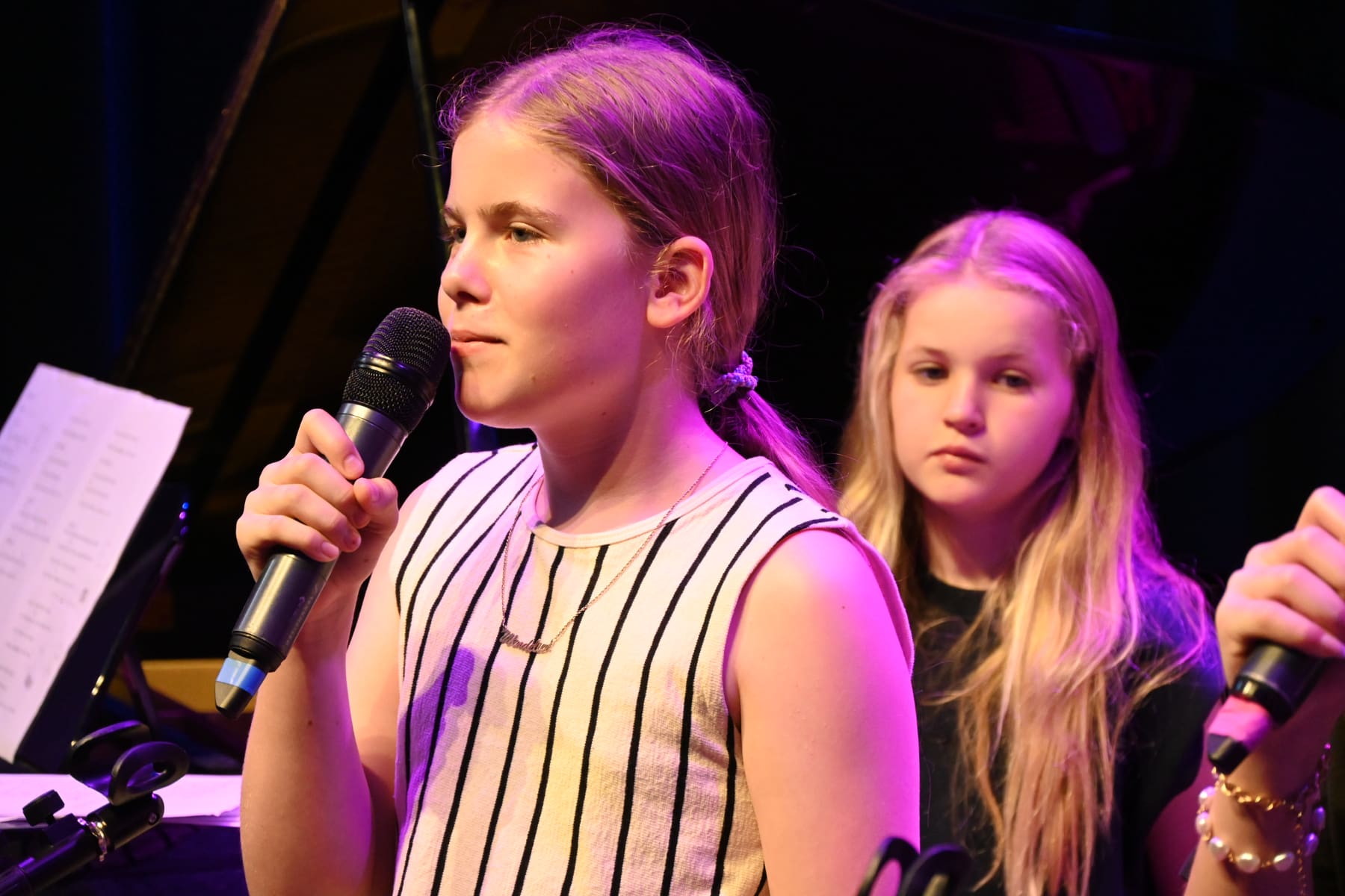 Zomer Muziek en Dans Festival Laren – optreden Popkoor Gooische Muziekschool – Brinkhuis Laren Zomer Muziek en Dans Festival Laren - optreden Popkoor Gooische Muziekschool - Brinkhuis Laren