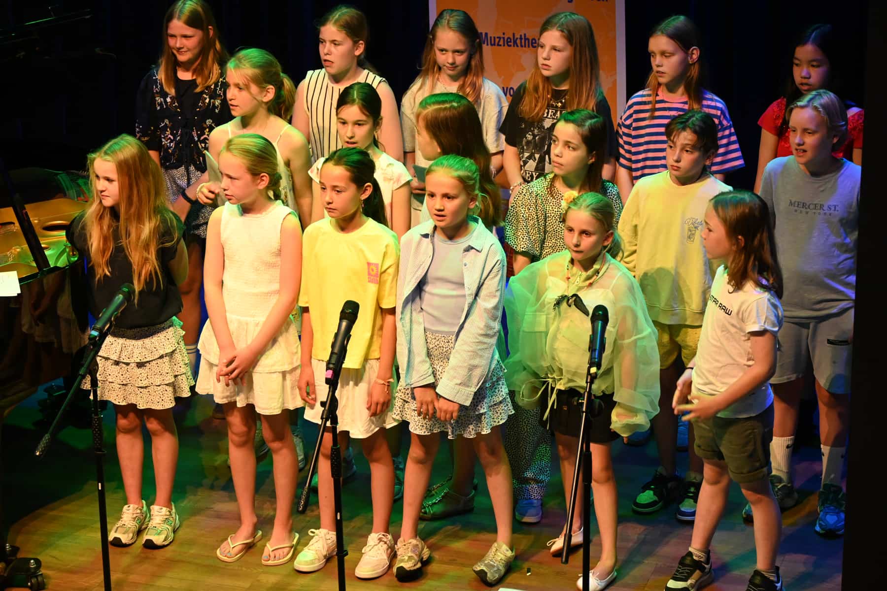 Zomer Muziek en Dans Festival Laren – optreden Popkoor Gooische Muziekschool – Brinkhuis Laren Zomer Muziek en Dans Festival Laren - optreden Popkoor Gooische Muziekschool - Brinkhuis Laren